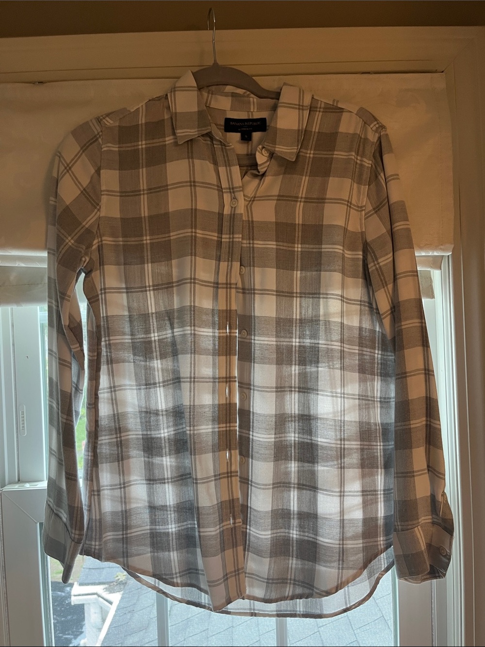 Banana Republic Men’s White and Gray Plaid Button-Down Shirt